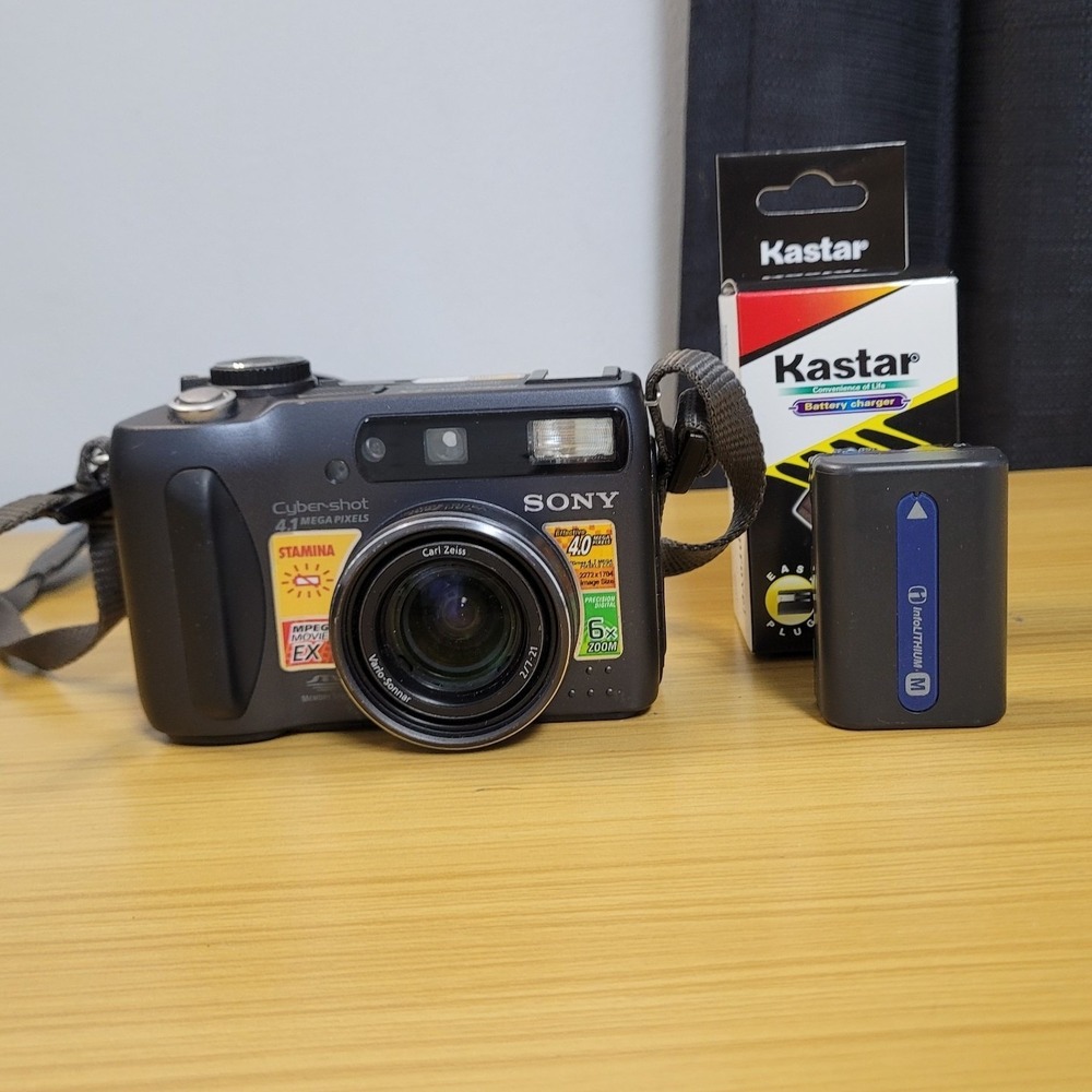 Sony‎ Cybershot DSC-S85 4.1MP Compact Digital Camera Black